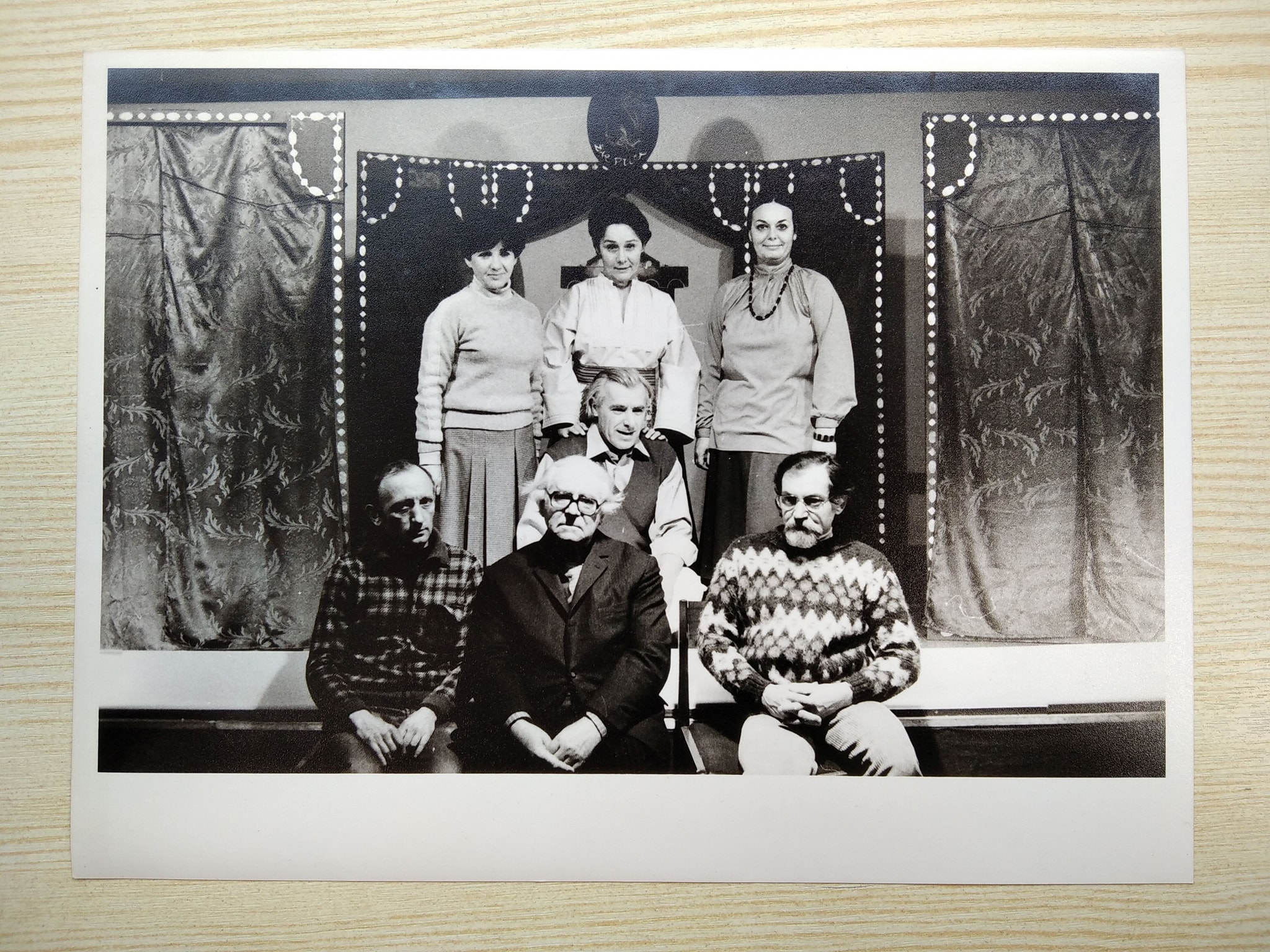 Osnivači kazališta Slavica Fila, Irena Kolesar, Olga Pivac, Tomica Milanovski i Vojmil Rabadan, na slici s Petrom Večekom, foto: Žar ptica